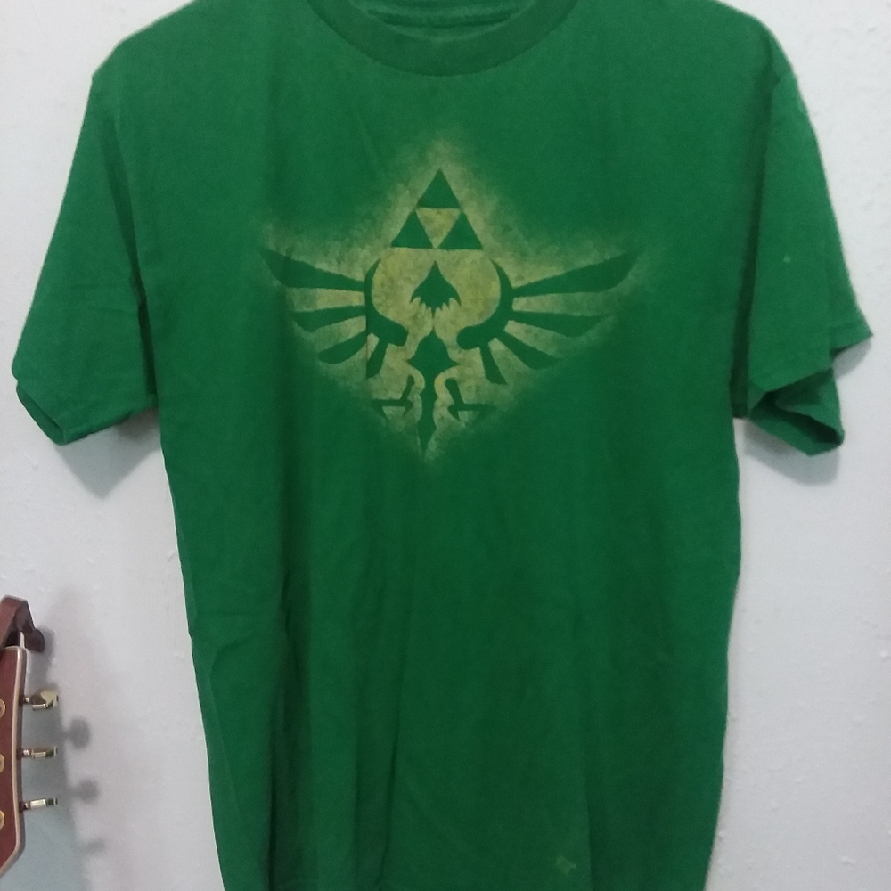 Nintendo -Legend of zelda tee - size medium